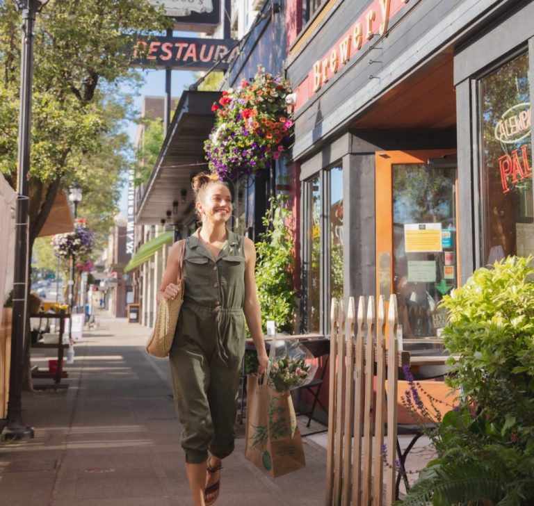 Maris Brand New Luxury Apartments in West Seattle, WA